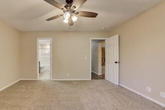 Building Photo - S 79th E Ave Duplex