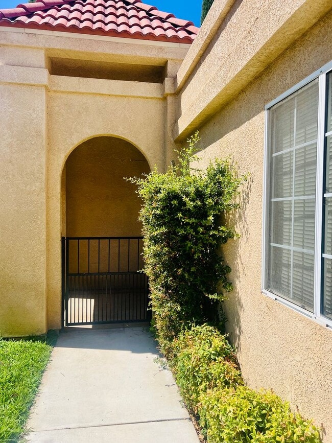 Building Photo - Two Bedroom Rental Home in Jess Ranch Avai...