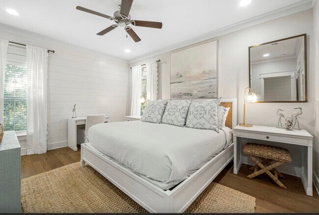 Building Photo - 587 Patina Blvd