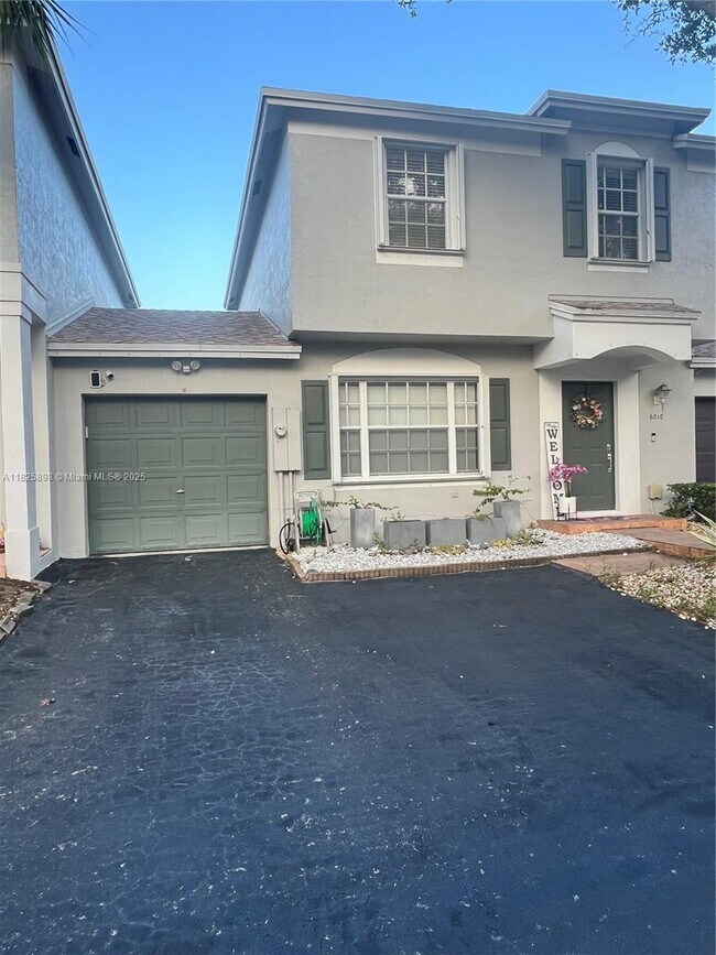 Building Photo - 6010 Red Plum Ct