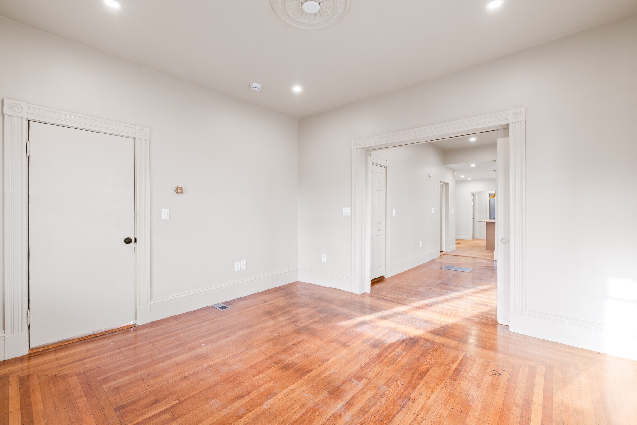 Building Photo - 62 Locust St