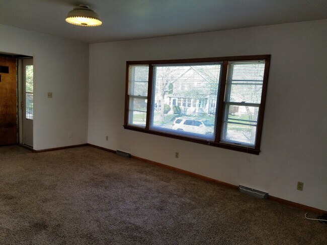 Building Photo - 2209 Franklin St