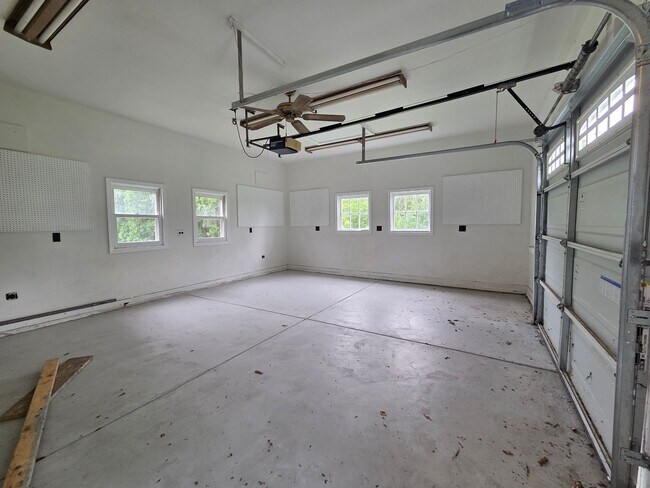 Building Photo - 5N340 Wooley Rd