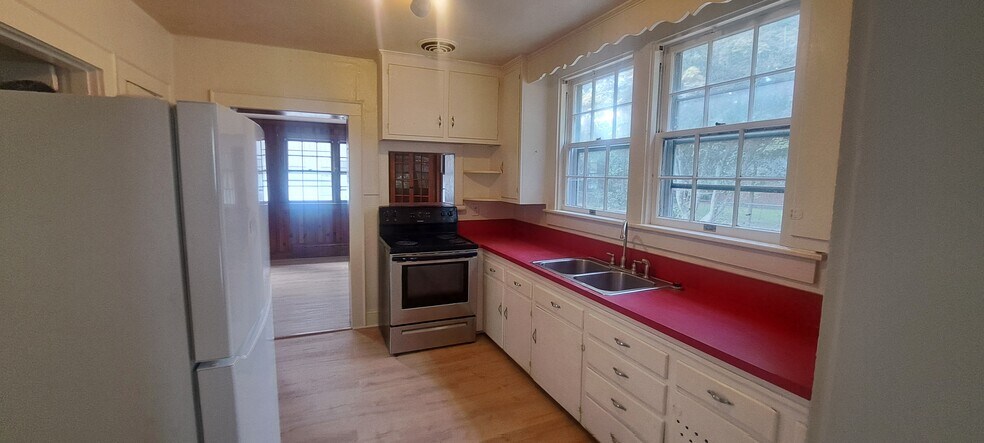 Building Photo - 315 Bosley Ave