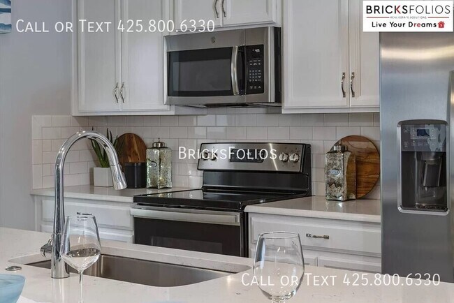 Building Photo - 14508 Crestavista Ave