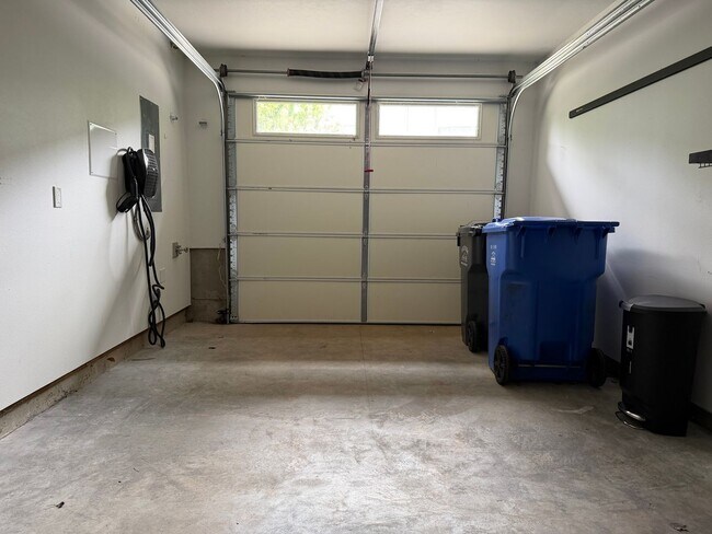 Building Photo - 16825 Chula Vista Ave