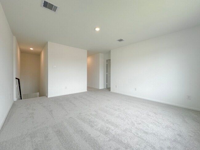 Building Photo - 6242 Alder Crk Dr