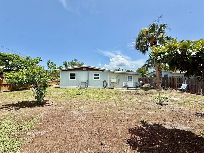 Building Photo - 4406 W Trilby Ave