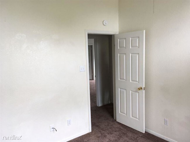 Building Photo - 3815 Sawtooth Drive