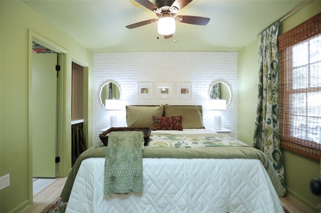 Building Photo - 2602 Ave N Ursuline St