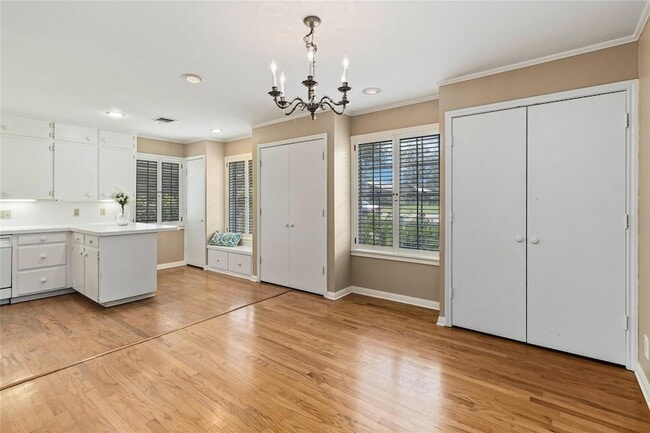 Building Photo - 730 N Sarah Jo St