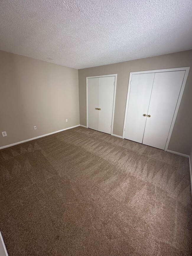 Building Photo - 1BD/1BA Condo located on the Germantown/Me...