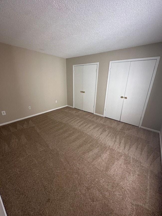 Building Photo - 6687 Whispering Oak Pl