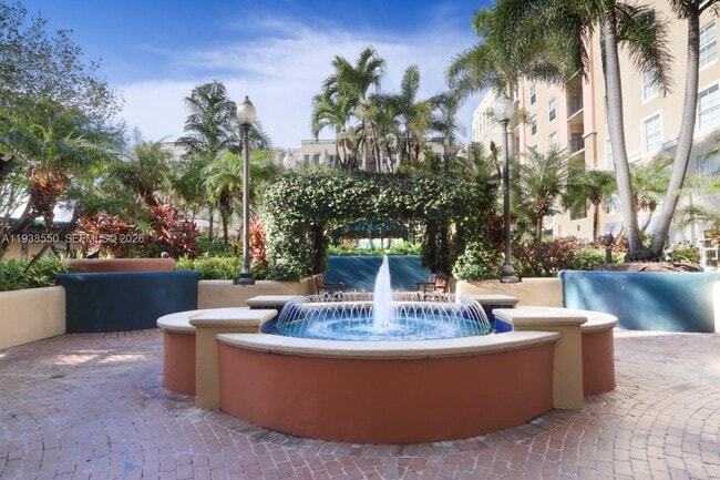 Building Photo - 520 SE 5 Ave