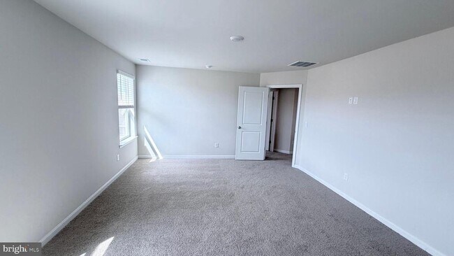 Building Photo - 107 Dinges St