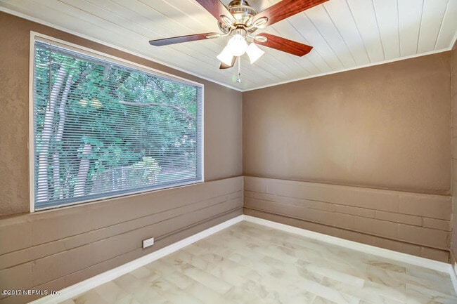 Building Photo - 6255 Randia Dr