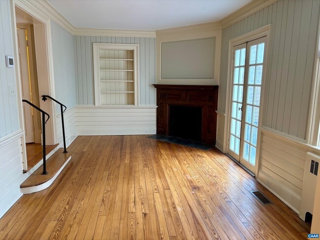 Building Photo - 800 Glendower Rd