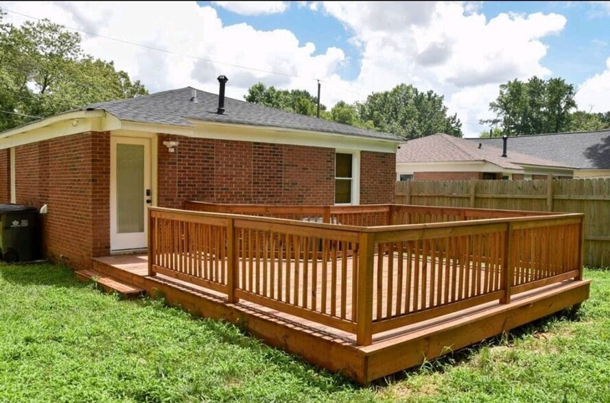 Building Photo - 1917 Taylor Ave