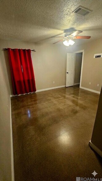 Building Photo - 8708 Montclair St