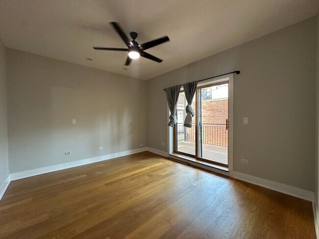 Building Photo - 1263 N Honore St