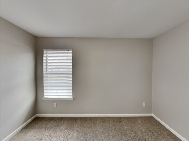 Building Photo - 7711 Cypress Edge Dr