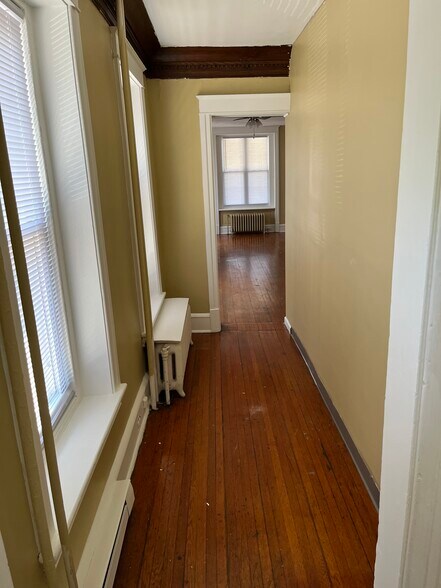 Building Photo - 127 Spring St