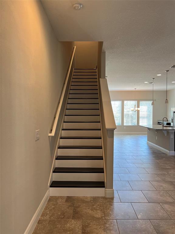 Building Photo - 2924 Lobelia Dr