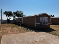 Building Photo - 3 Bedroom-2Bath located near CAFB