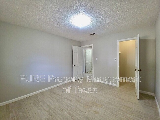 Building Photo - 1081 Private Rd 7023