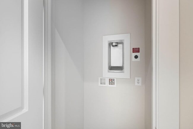 Building Photo - 1017 Venifena Terrace SE