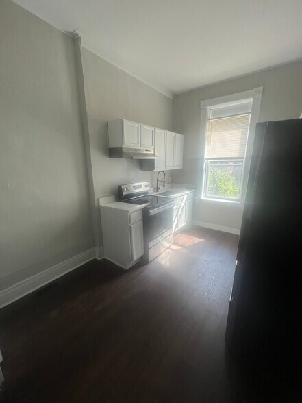 Building Photo - 3016 California Ave