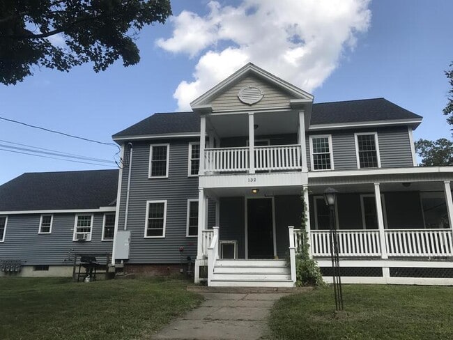 Building Photo - 132 Middle St