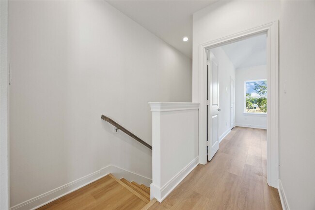 Building Photo - 5117 Briscoe St