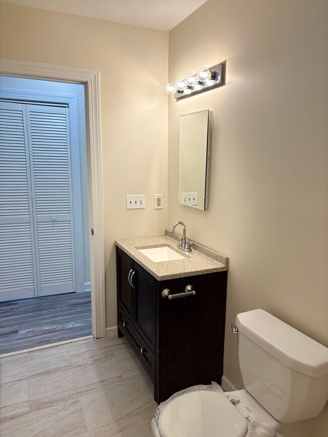 Building Photo - 10399 Hope Cir