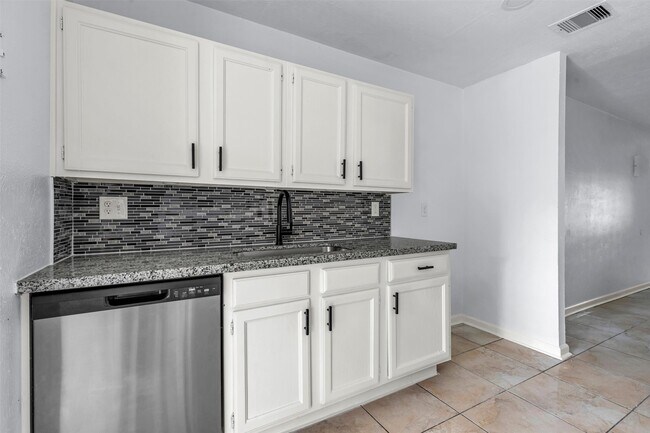 Building Photo - 4406 Kacee Dr