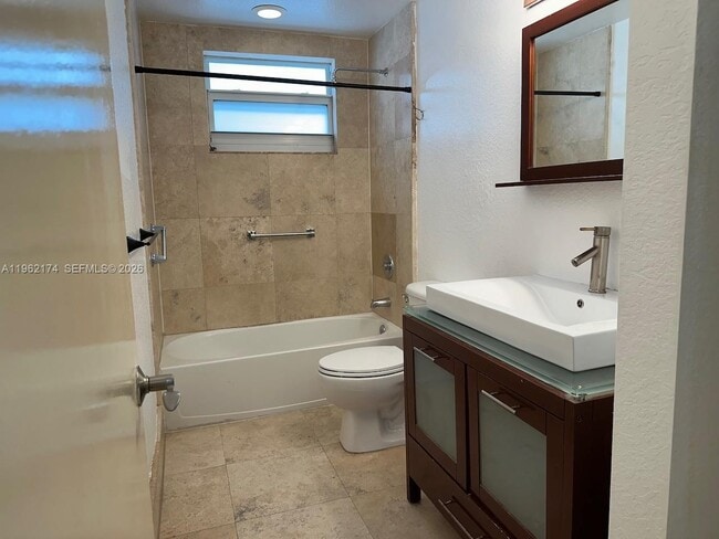 Building Photo - 1080 99th St