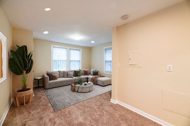 Building Photo - 351 Parkland Pl SE