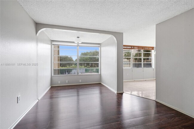 Building Photo - 9491 Evergreen Pl