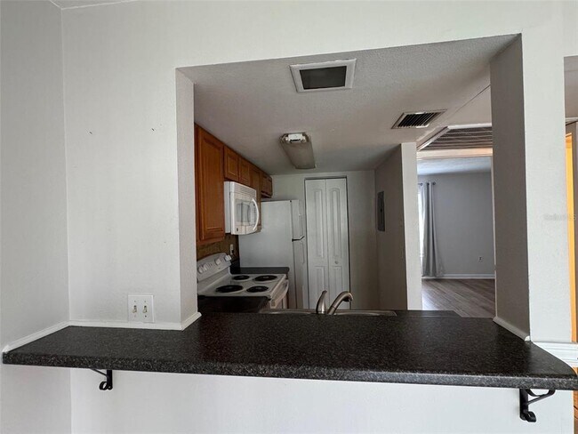 Building Photo - 3861 S Lake Dr