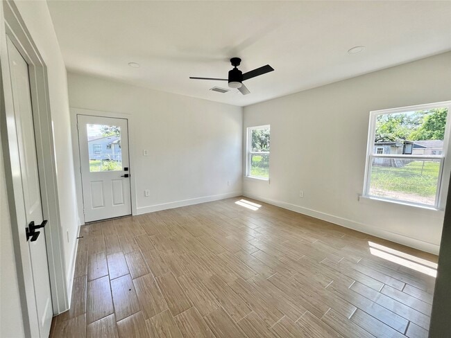 Building Photo - 5710 Delmack St