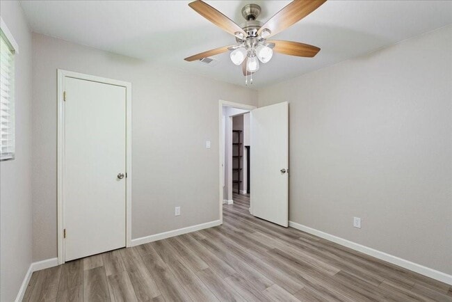 Building Photo - 13300 Cowdray Park