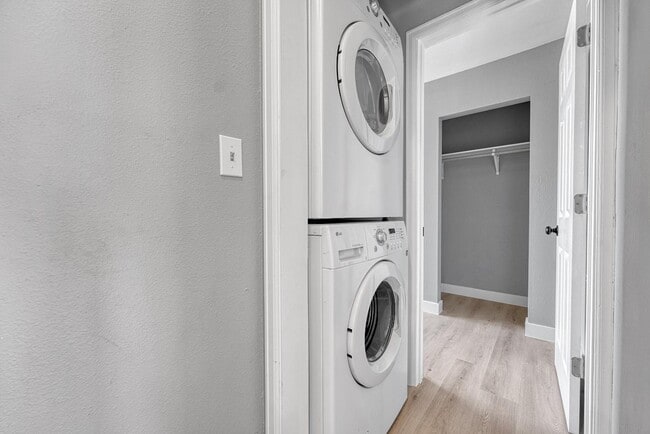 Building Photo - 16934 E Whitaker Dr