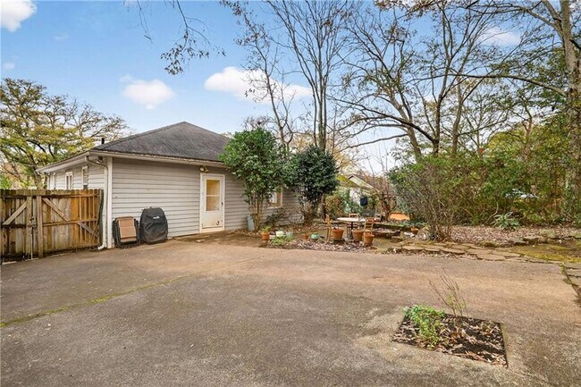 Building Photo - 1411 Glenwood Ave SE