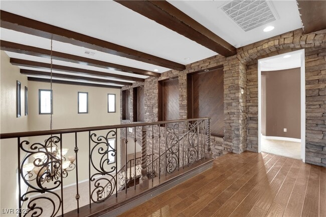 Building Photo - 10057 Portula Valley St