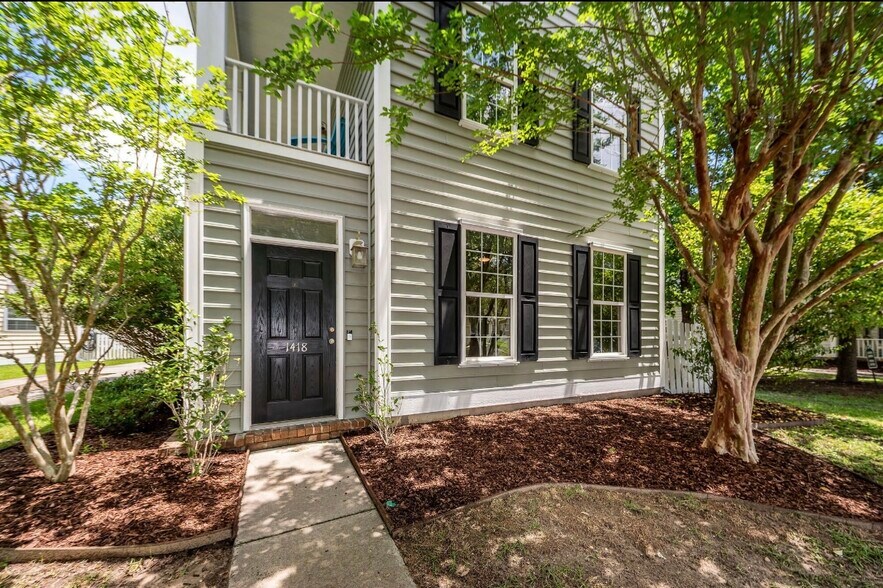 Building Photo - 1418 Whispering Oaks Trl