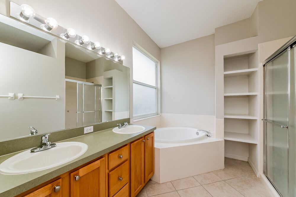 Building Photo - 1252 Millbrook Cir