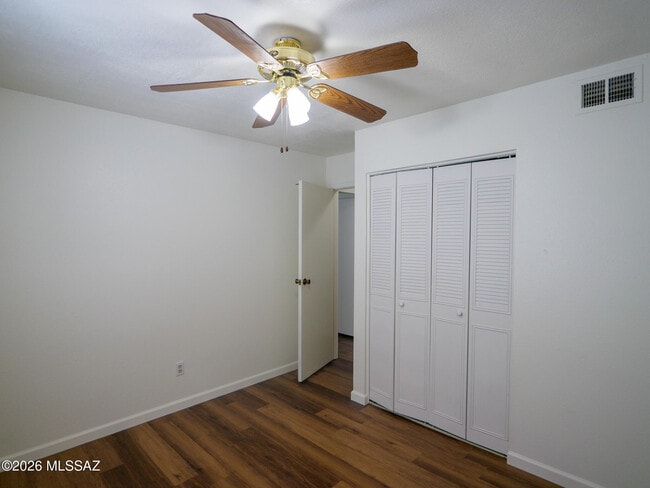 Building Photo - 6331 N Barcelona Ct