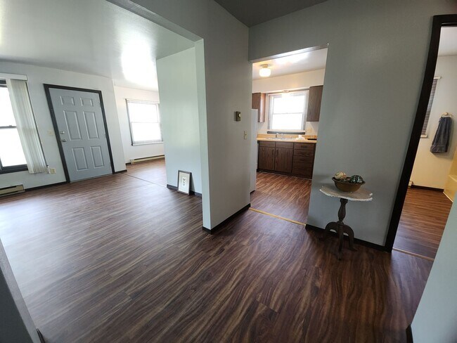 Building Photo - 1129 Primrose Ct