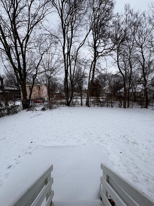 Building Photo - Three bedroom two bathroom home for rent