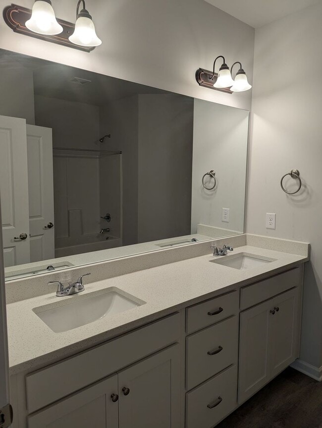 Building Photo - Beautiful 2 Bedroom 2 Bath off of Meriweather Road. *Coming Soon*